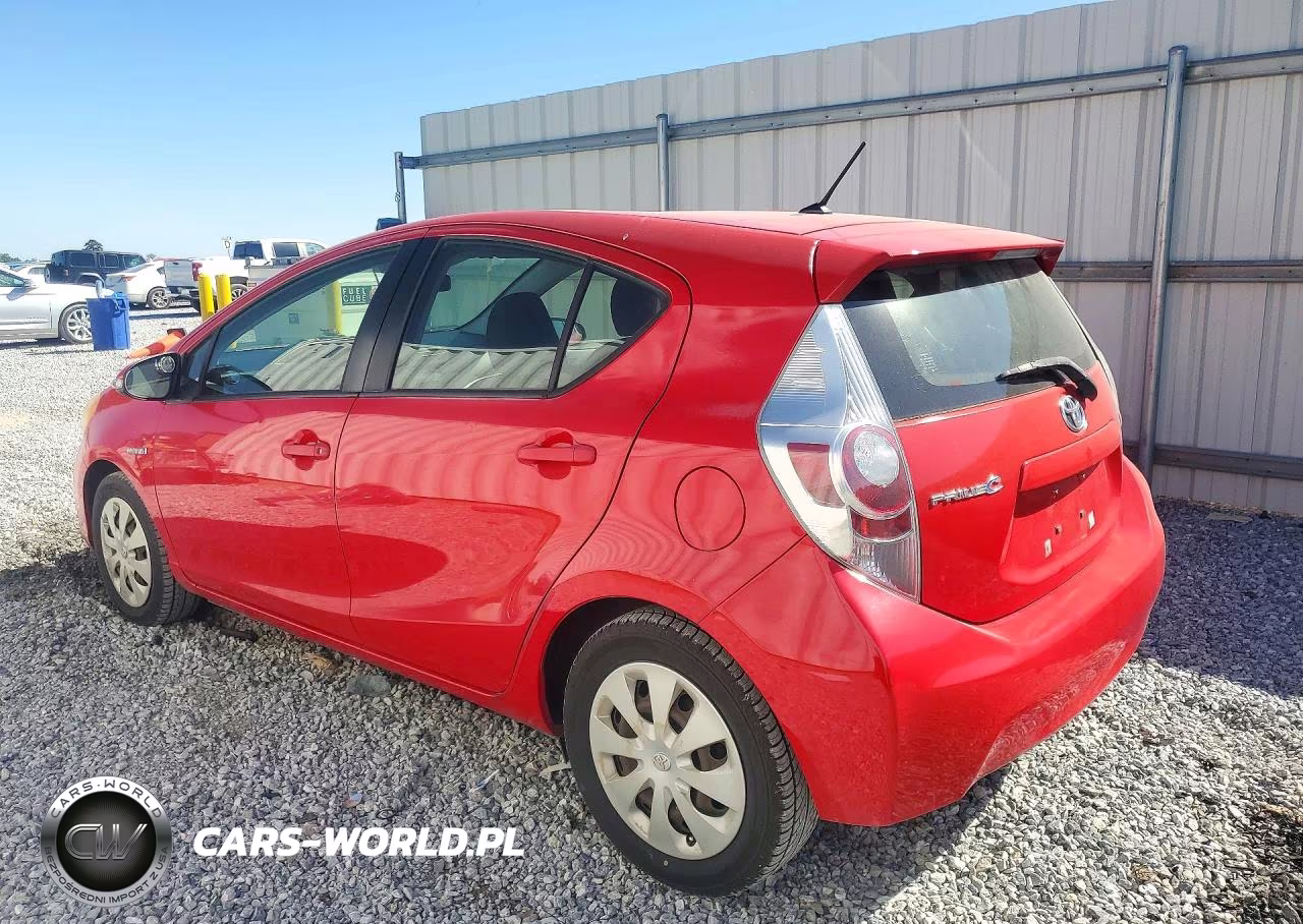 2014 Toyota Prius C Two VIN:JTDKDTB33E1559629 - 2