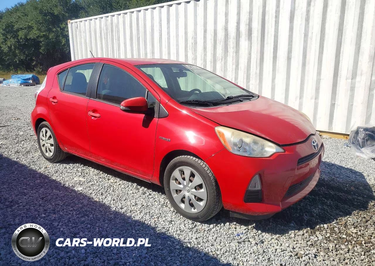2014 Toyota Prius C Two VIN:JTDKDTB33E1559629 - 4