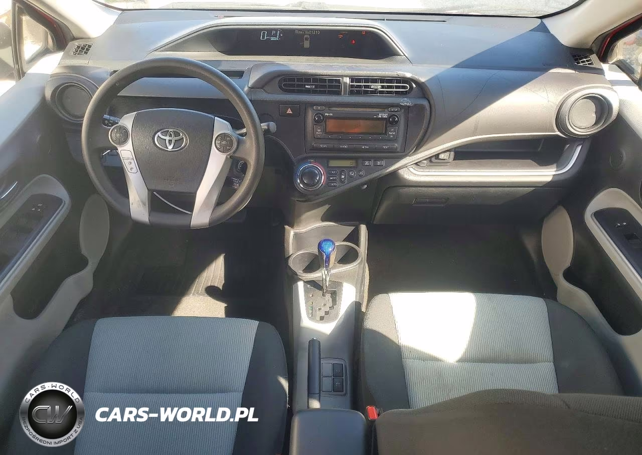 2014 Toyota Prius C Two VIN:JTDKDTB33E1559629 - 8