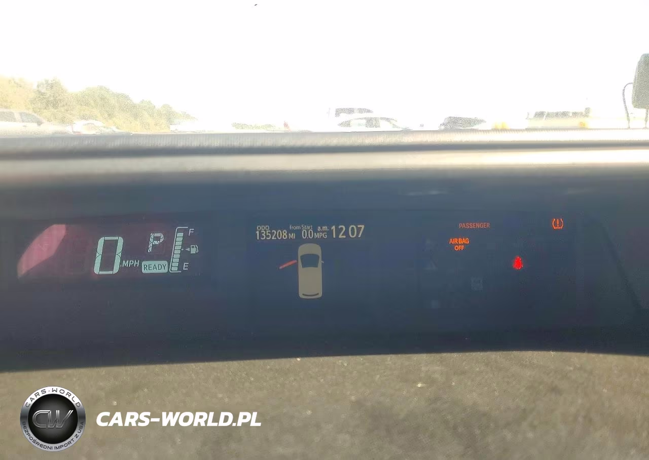 2014 Toyota Prius C Two VIN:JTDKDTB33E1559629 - 9
