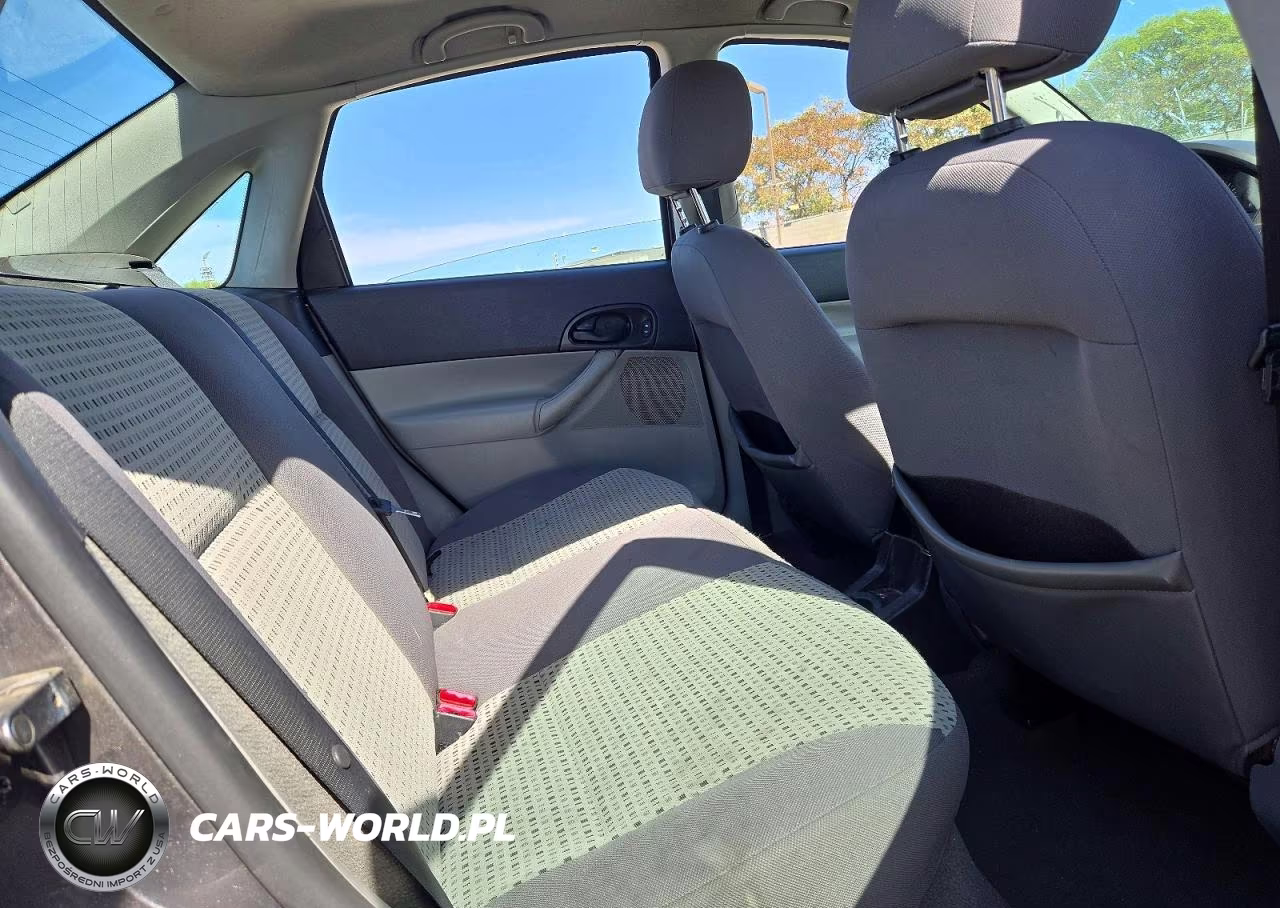 2007 Ford Focus Zx4 VIN:1FAFP34NX7W322817 - 10