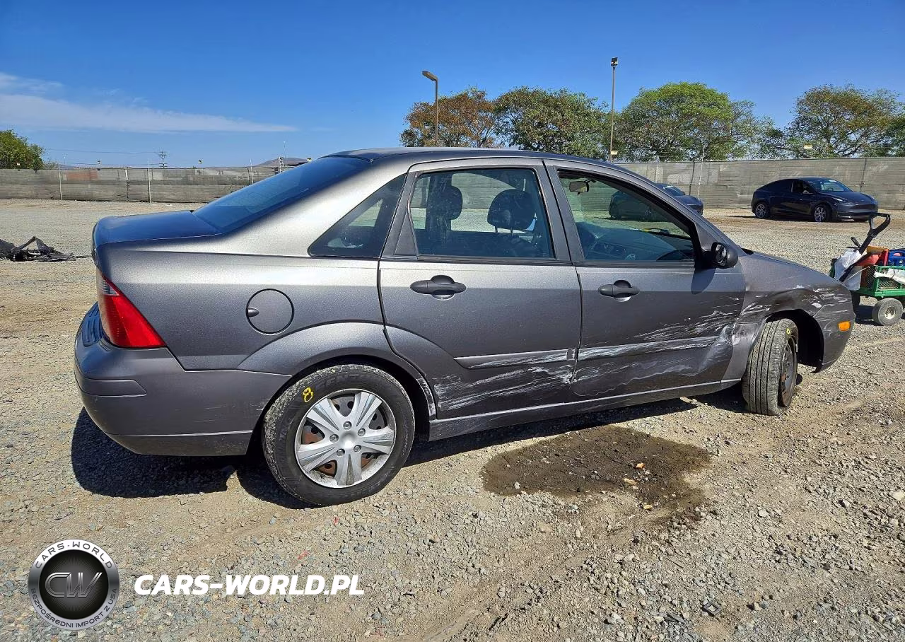 2007 Ford Focus Zx4 VIN:1FAFP34NX7W322817 - 3