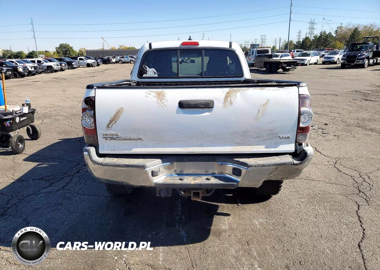 2015 Toyota Tacoma V6 VIN:5TFUU4EN9FX111406 - 6