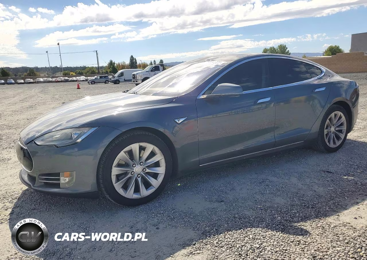 2014 Tesla Model S – zdjęcie 1 z 12