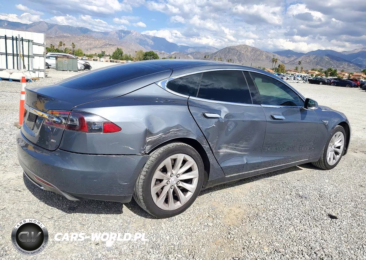 2014 Tesla Model S VIN:5YJSA1H10EFP43713 - 3