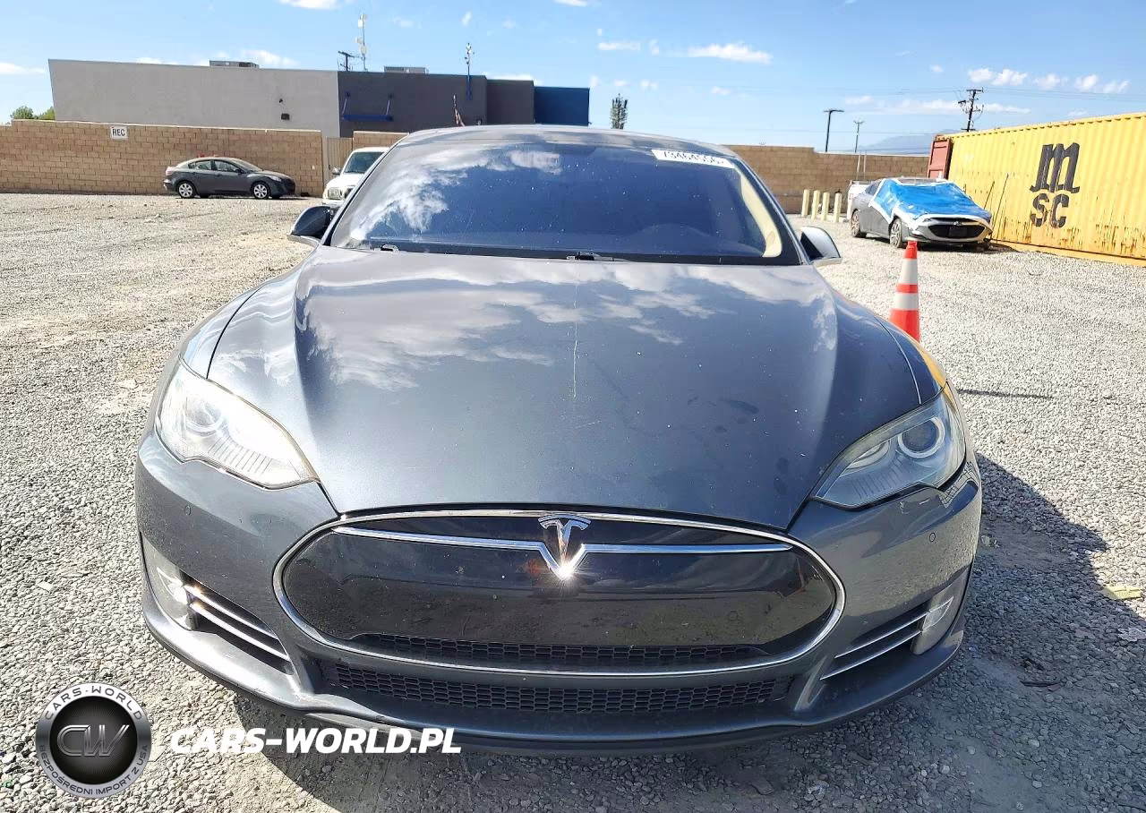 2014 Tesla Model S VIN:5YJSA1H10EFP43713 - 5