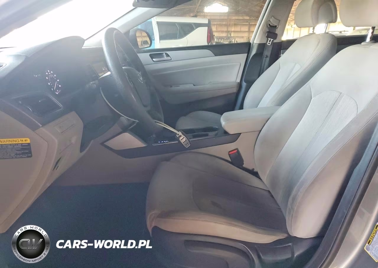 2017 Hyundai Sonata Hybrid VIN:KMHE24L37HA063191 - 7