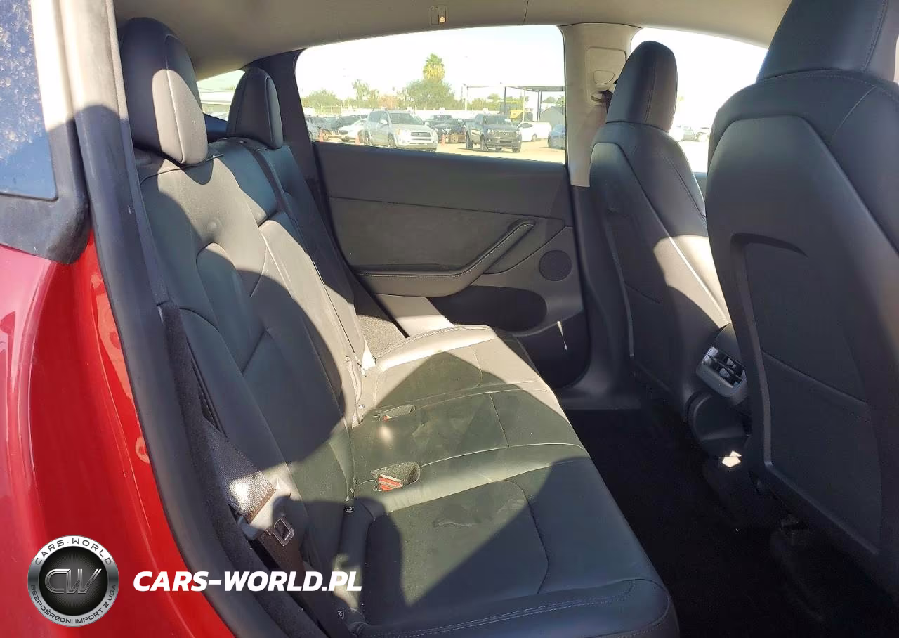2023 Tesla Model Y VIN:7SAYGDEEXPA063726 - 11