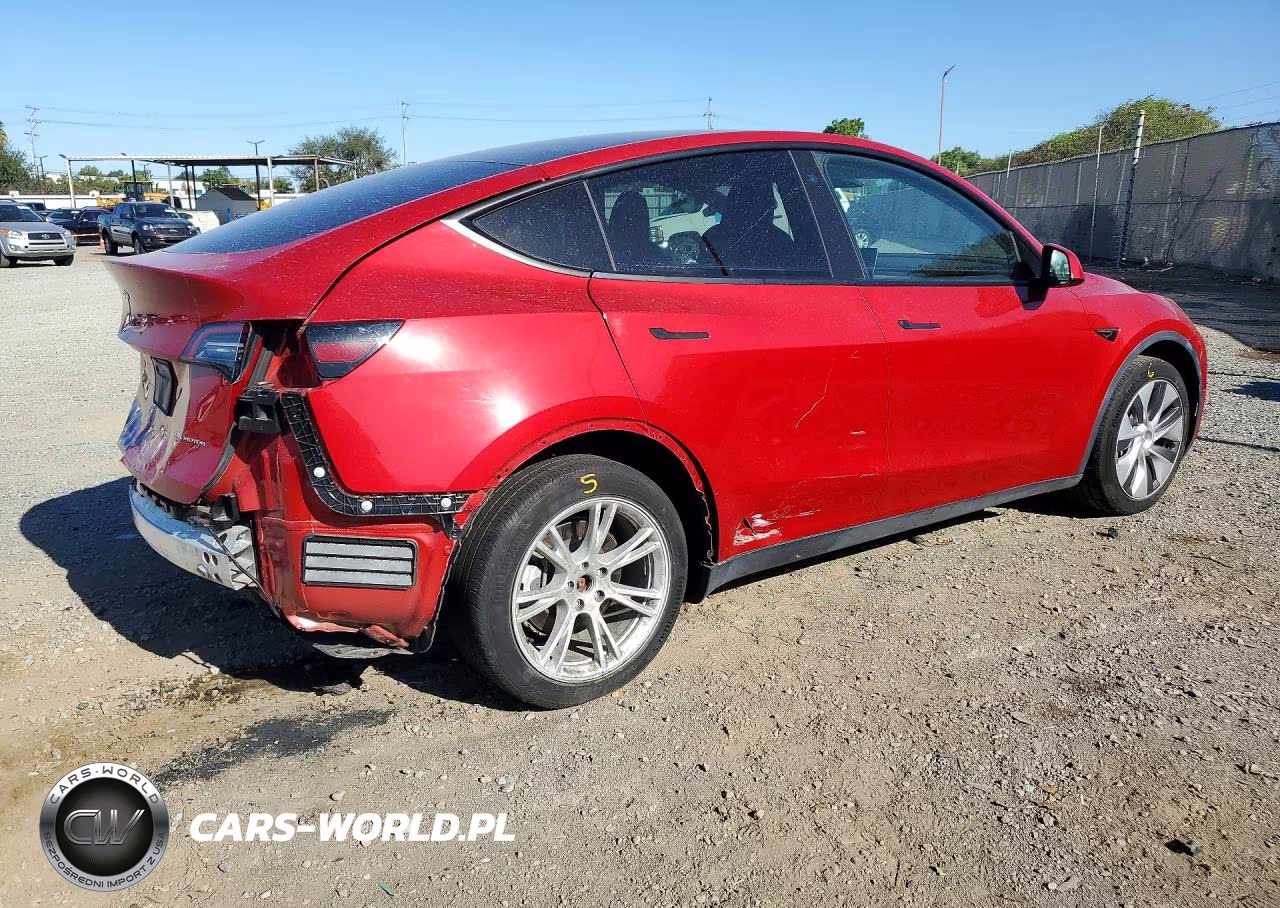 2023 Tesla Model Y VIN:7SAYGDEEXPA063726 - 3