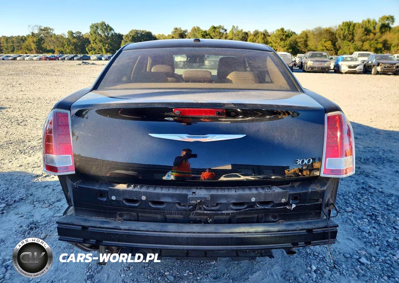 2014 Chrysler 300 VIN:2C3CCAAG8EH305887 - 6