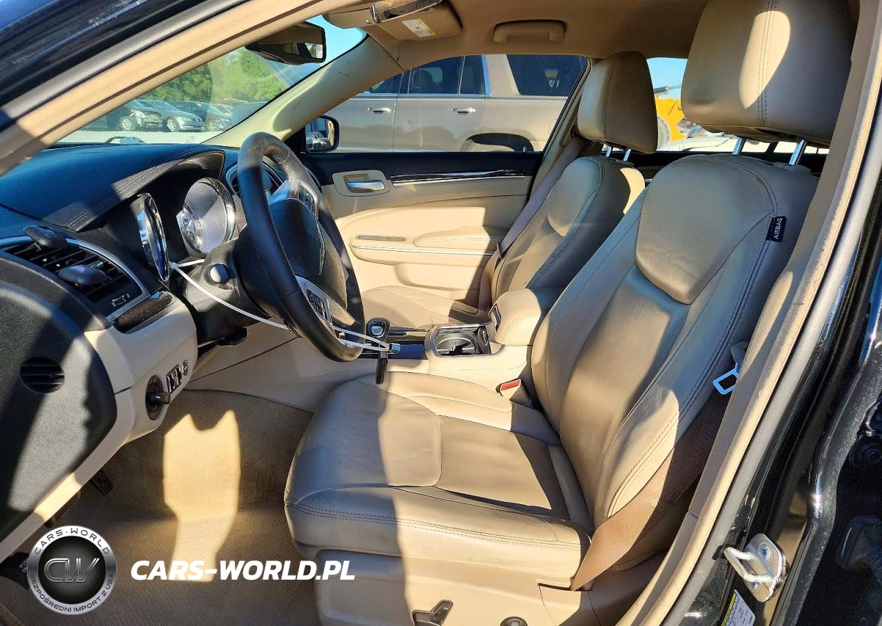2014 Chrysler 300 VIN:2C3CCAAG8EH305887 - 7