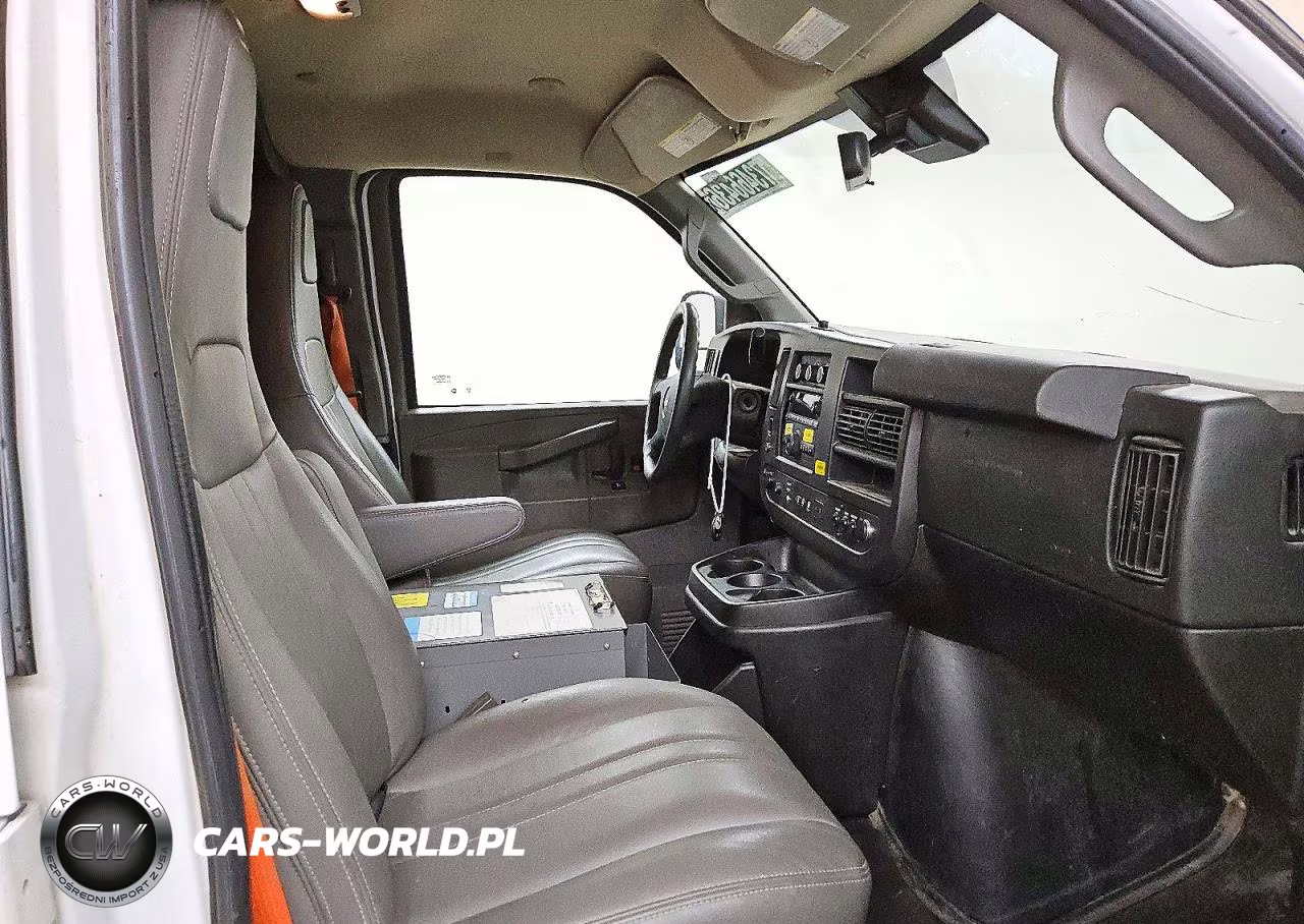 2020 Chevrolet Express 25 VIN:1GCWGAFG5L1248047 - 14