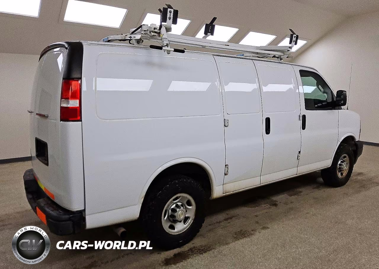 2020 Chevrolet Express 25 VIN:1GCWGAFG5L1248047 - 3