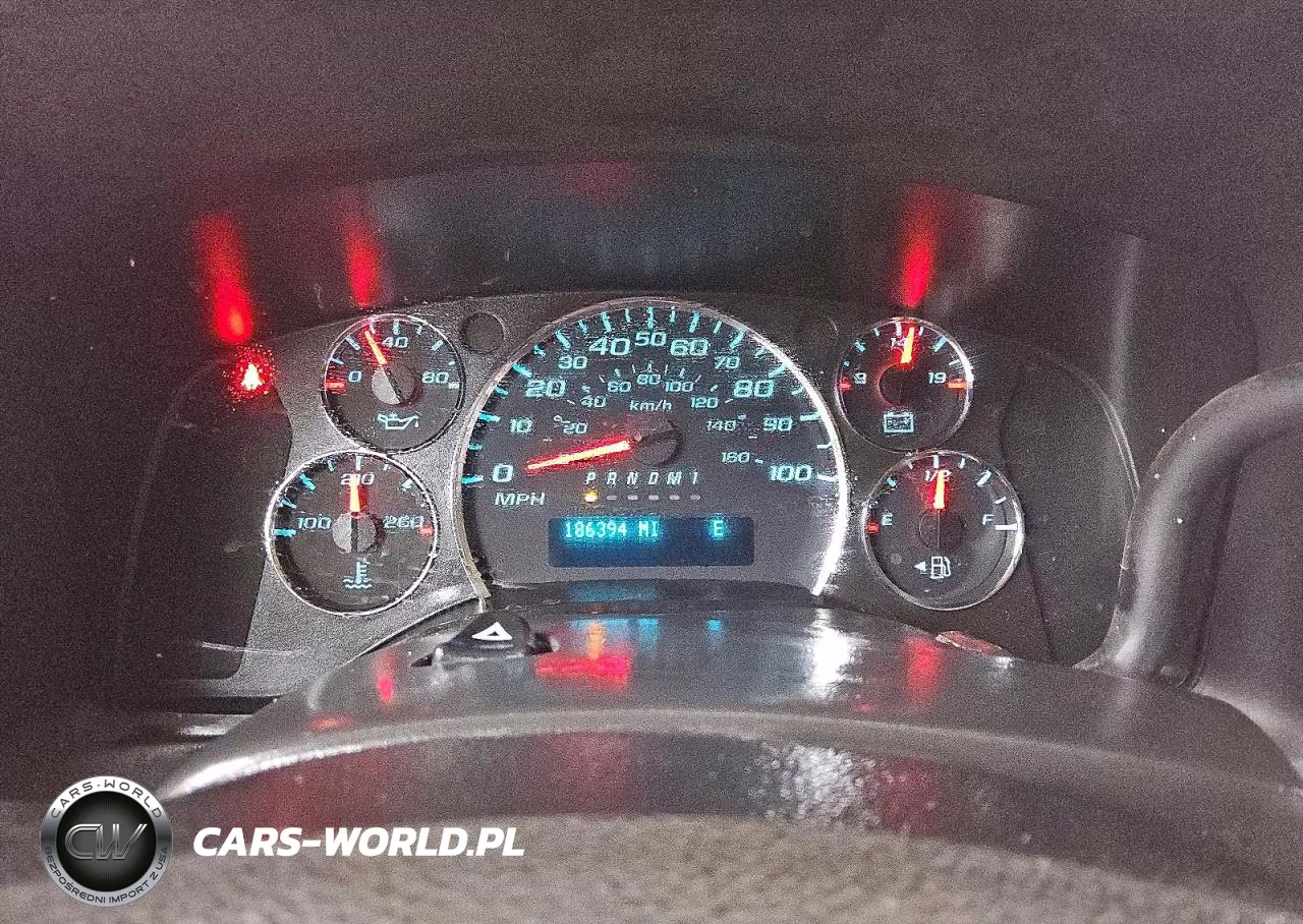 2020 Chevrolet Express 25 VIN:1GCWGAFG5L1248047 - 9