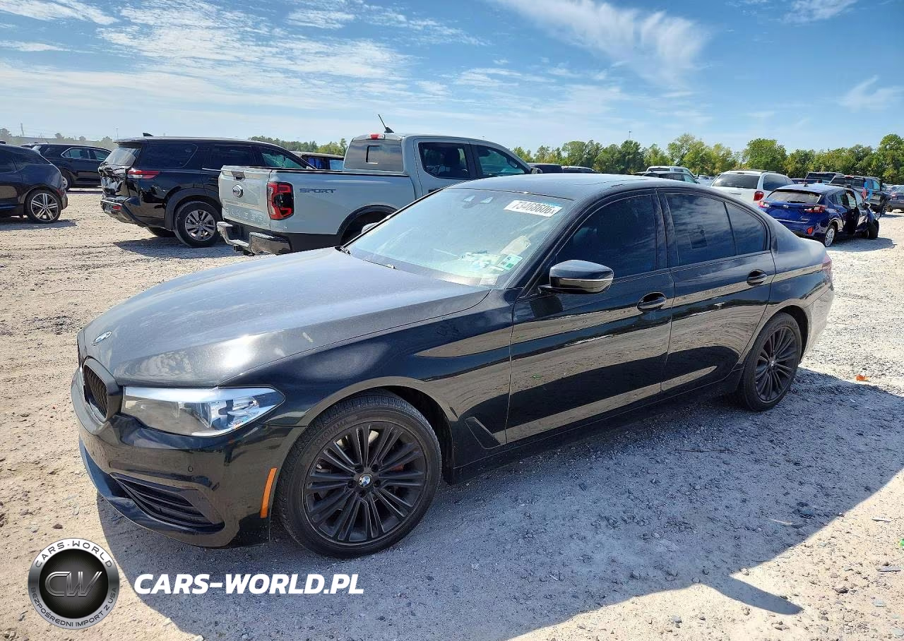 2019 BMW 530 Xi VIN:WBAJA7C54KWW17402 - 1