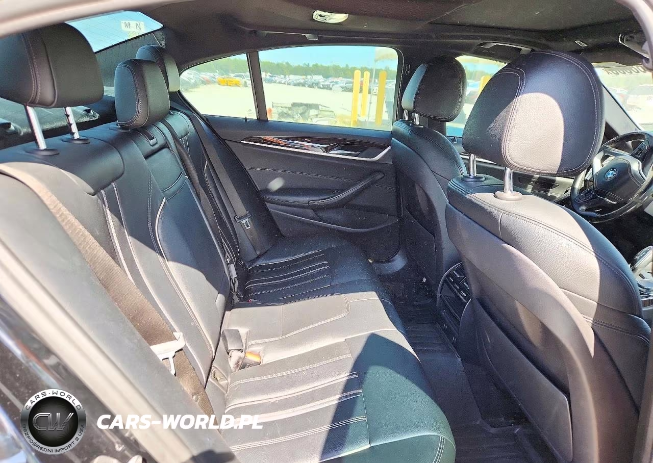 2019 BMW 530 Xi VIN:WBAJA7C54KWW17402 - 10