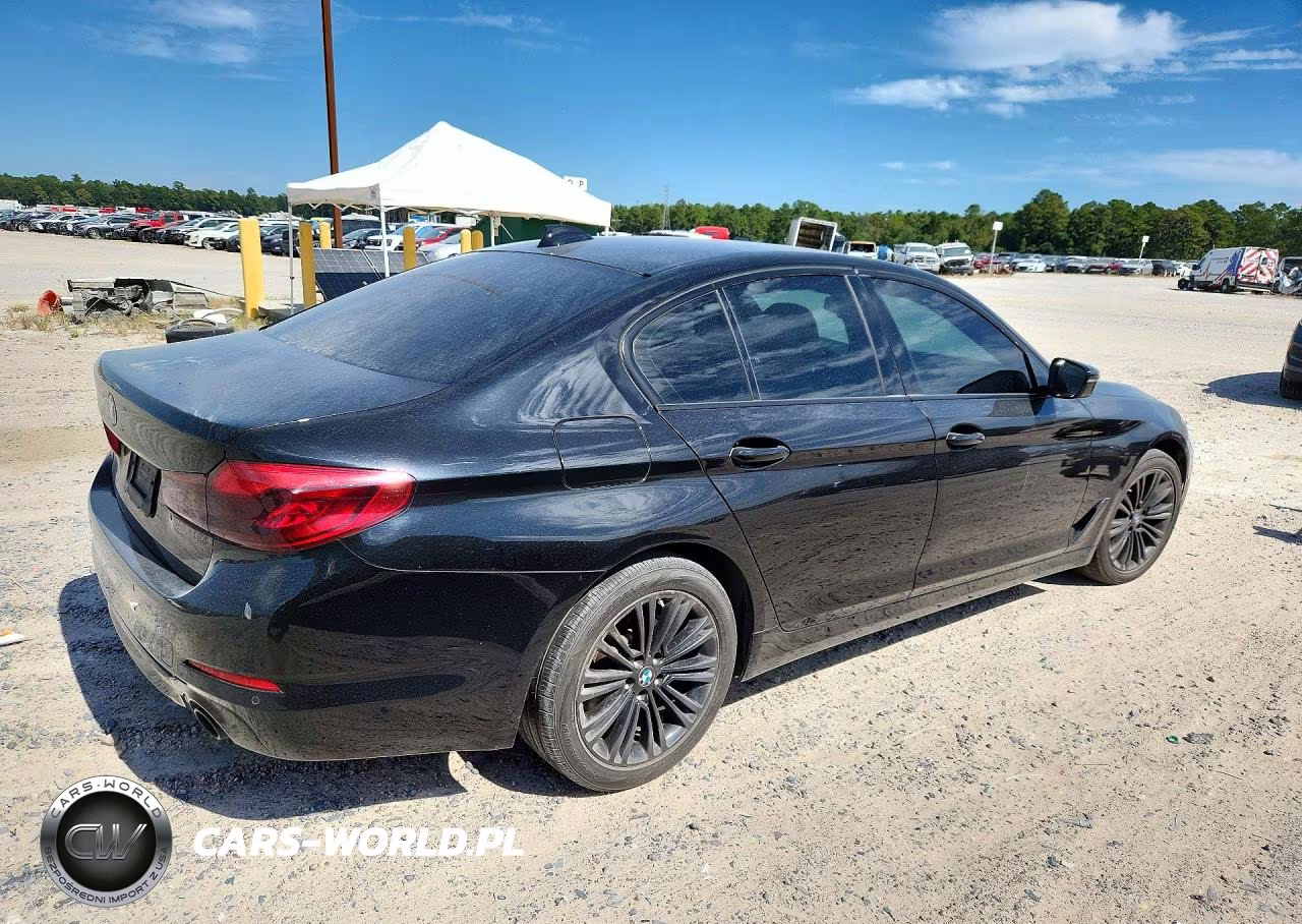 2019 BMW 530 Xi VIN:WBAJA7C54KWW17402 - 3