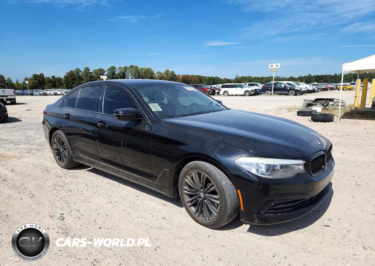 2019 BMW 530 Xi VIN:WBAJA7C54KWW17402 - 4