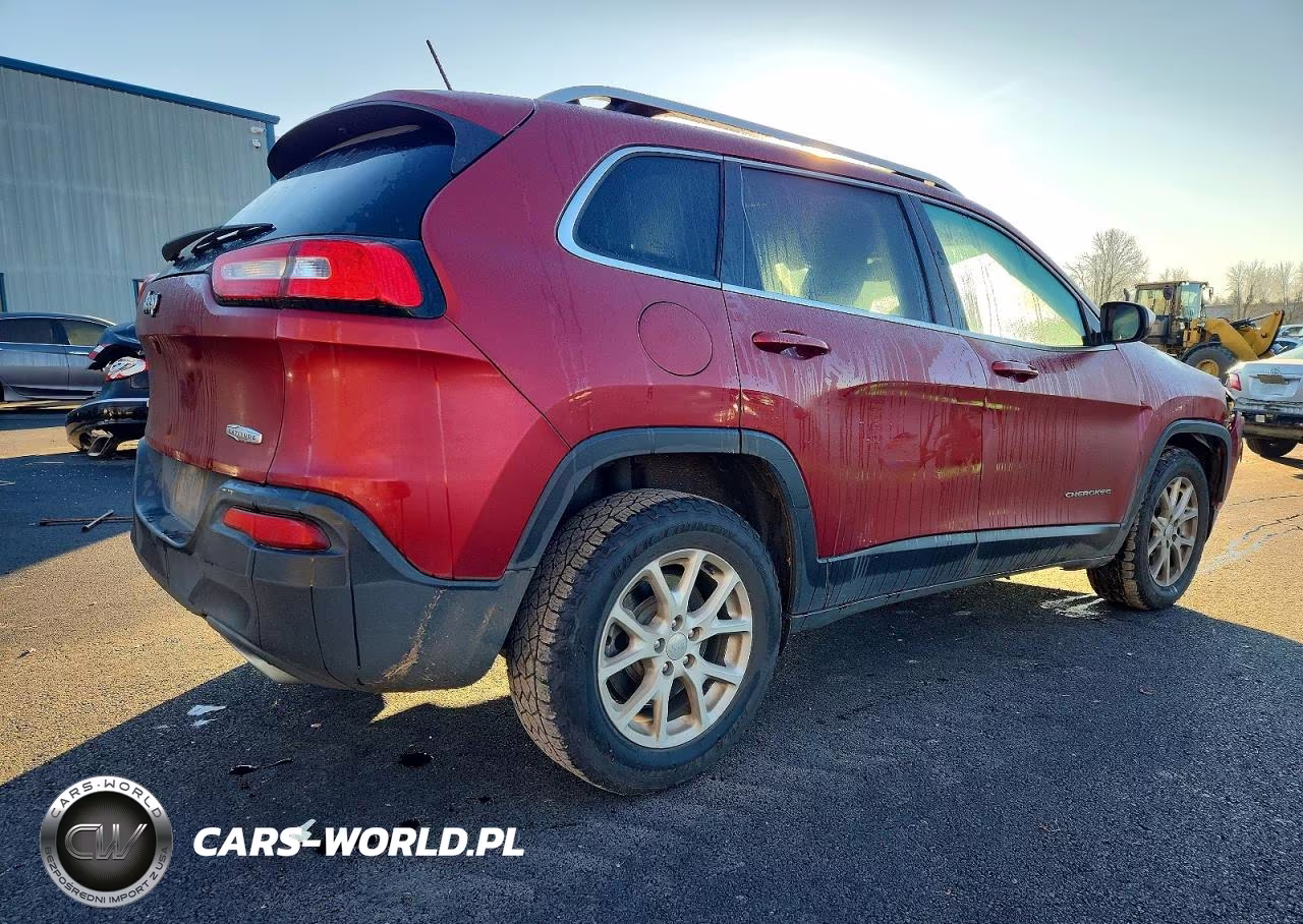 2015 Jeep Cherokee Latitude VIN:1C4PJMCS4FW787461 - 3
