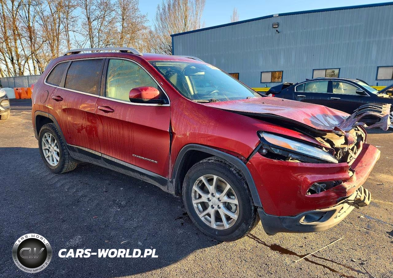 2015 Jeep Cherokee Latitude VIN:1C4PJMCS4FW787461 - 4