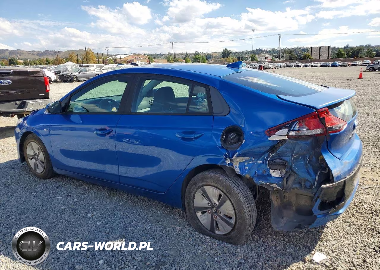 2018 Hyundai Ioniq Blue VIN:KMHC65LC0JU060753 - 2