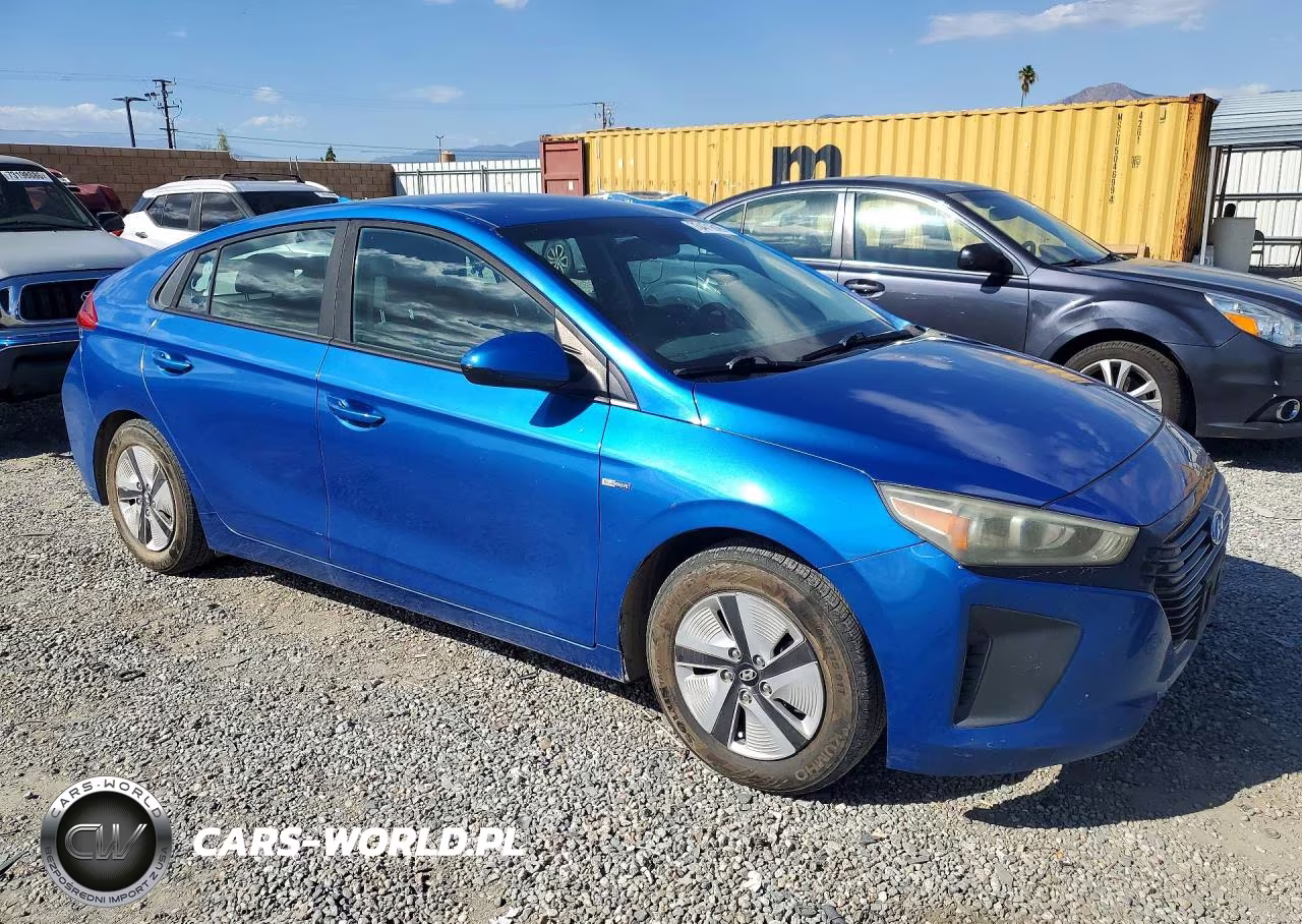 2018 Hyundai Ioniq Blue VIN:KMHC65LC0JU060753 - 4