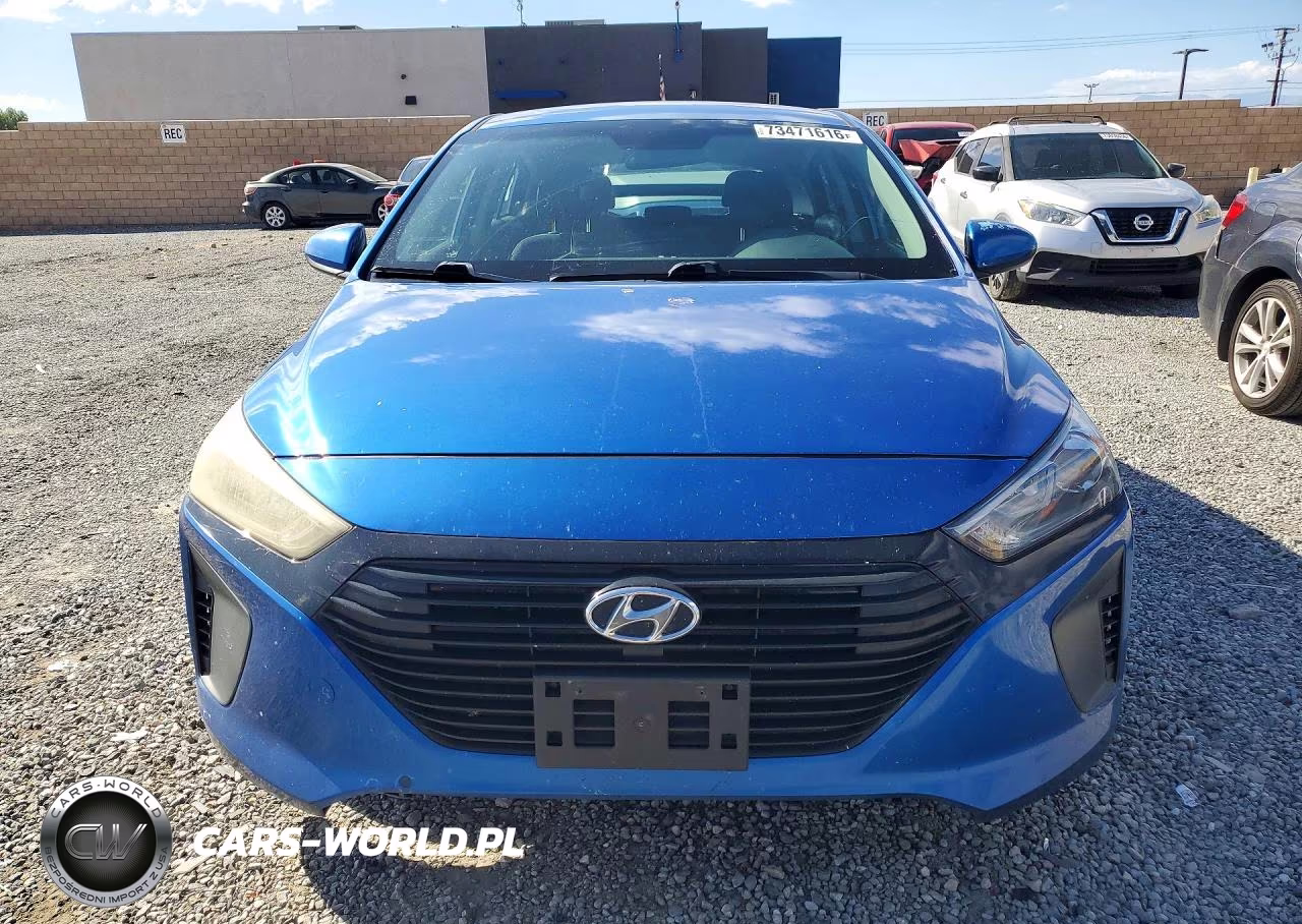 2018 Hyundai Ioniq Blue VIN:KMHC65LC0JU060753 - 5