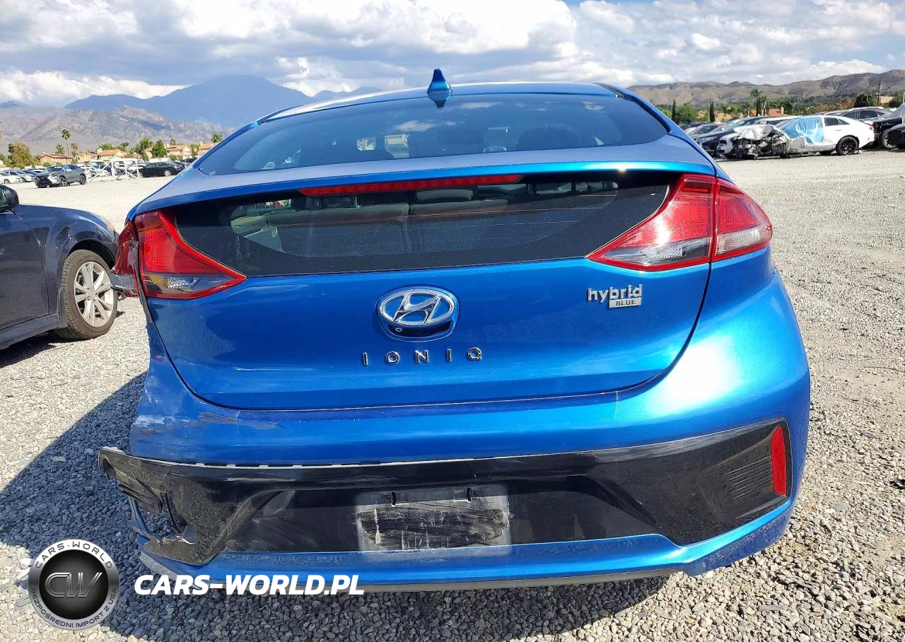 2018 Hyundai Ioniq Blue VIN:KMHC65LC0JU060753 - 6