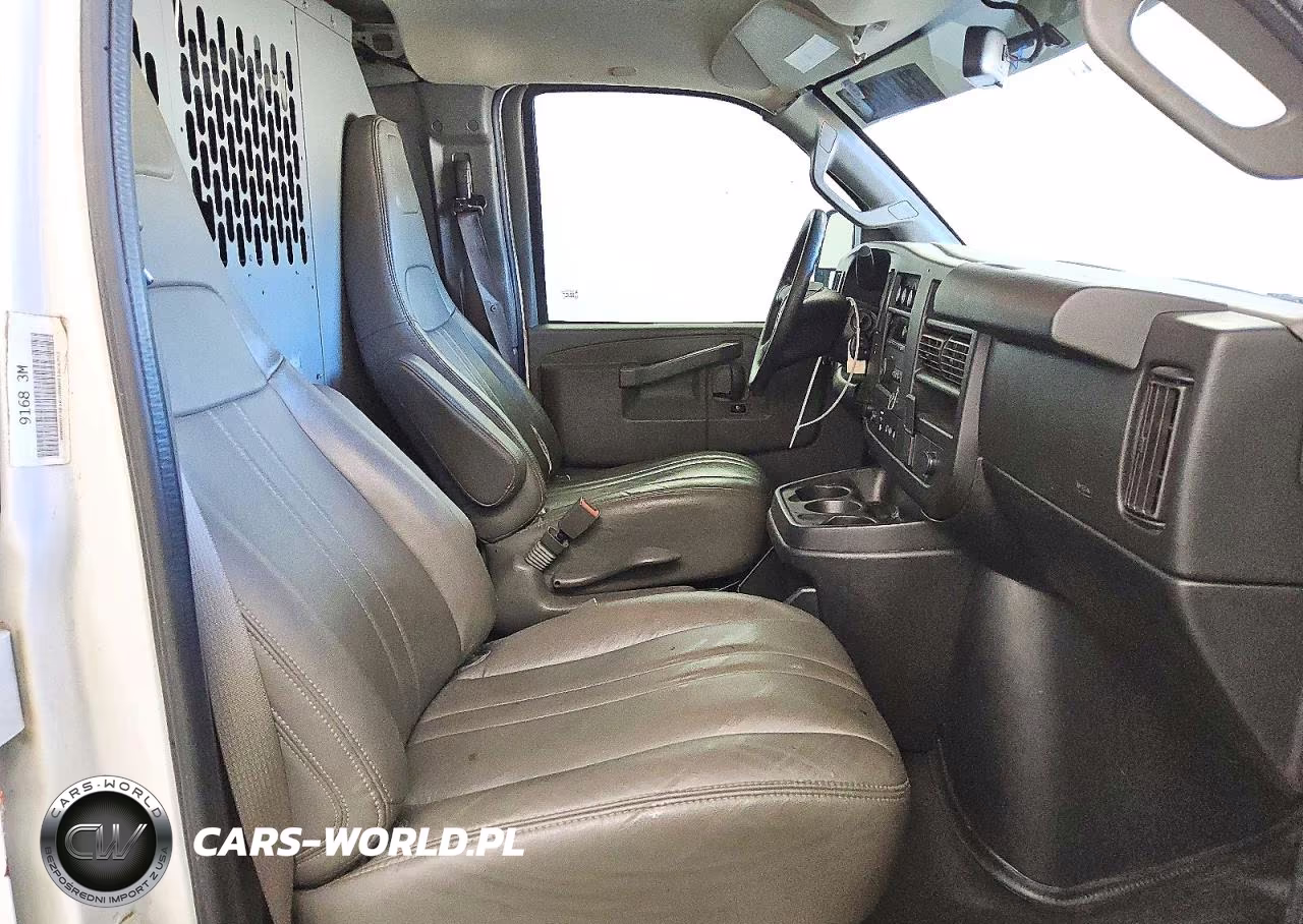 2019 Chevrolet Express G2500 VIN:1GCWGAFP8K1317473 - 14