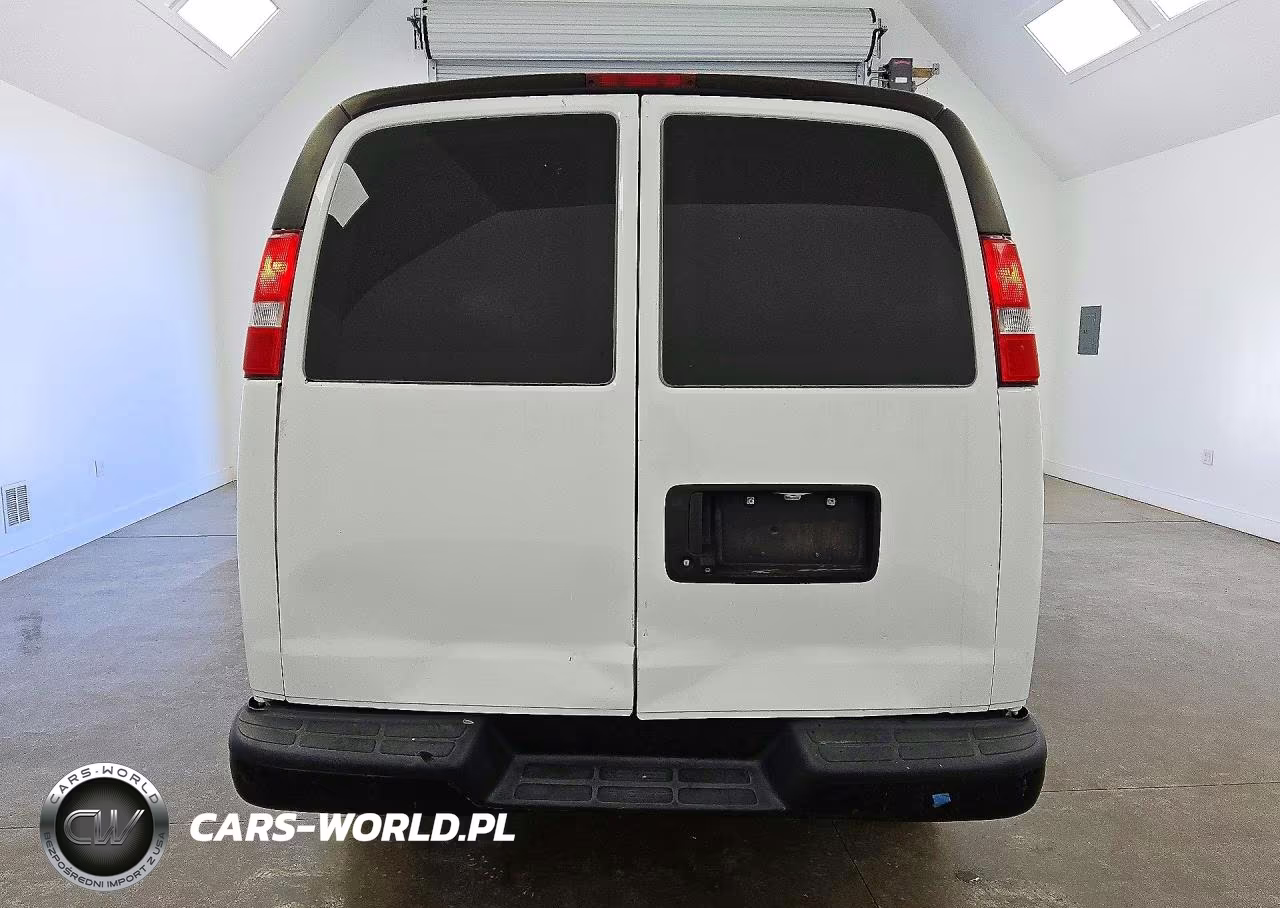 2019 Chevrolet Express G2500 VIN:1GCWGAFP8K1317473 - 6