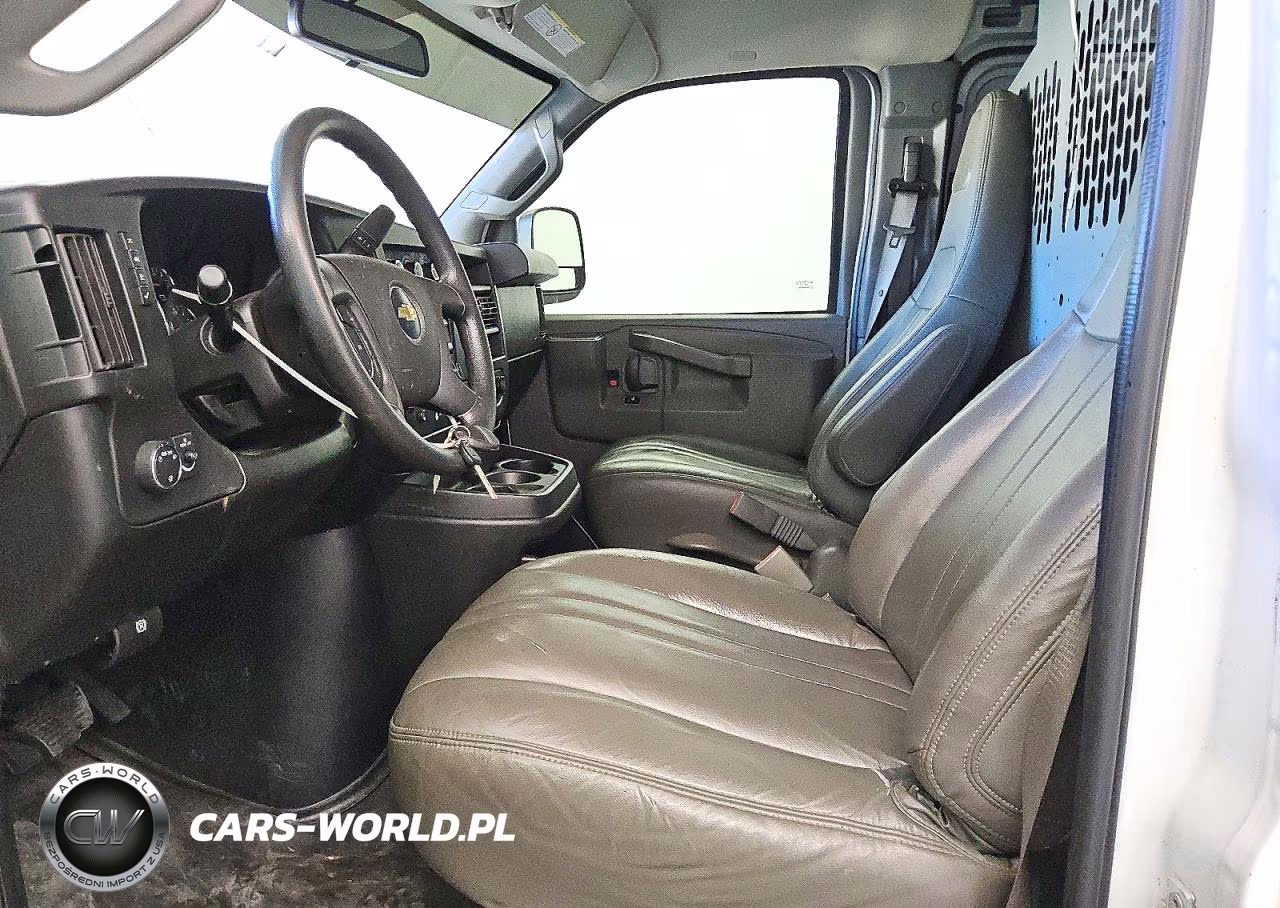 2019 Chevrolet Express G2500 VIN:1GCWGAFP8K1317473 - 7