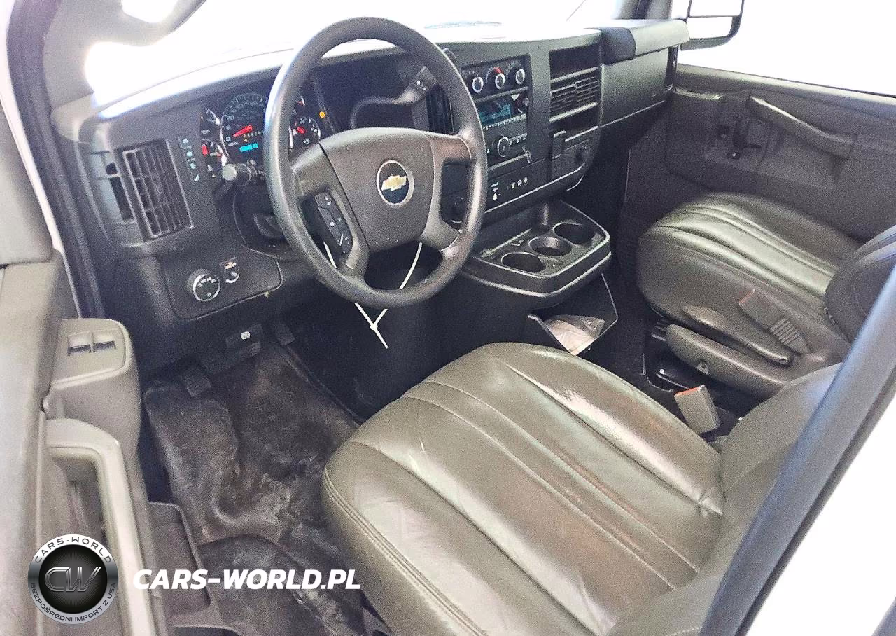2019 Chevrolet Express G2500 VIN:1GCWGAFP8K1317473 - 8