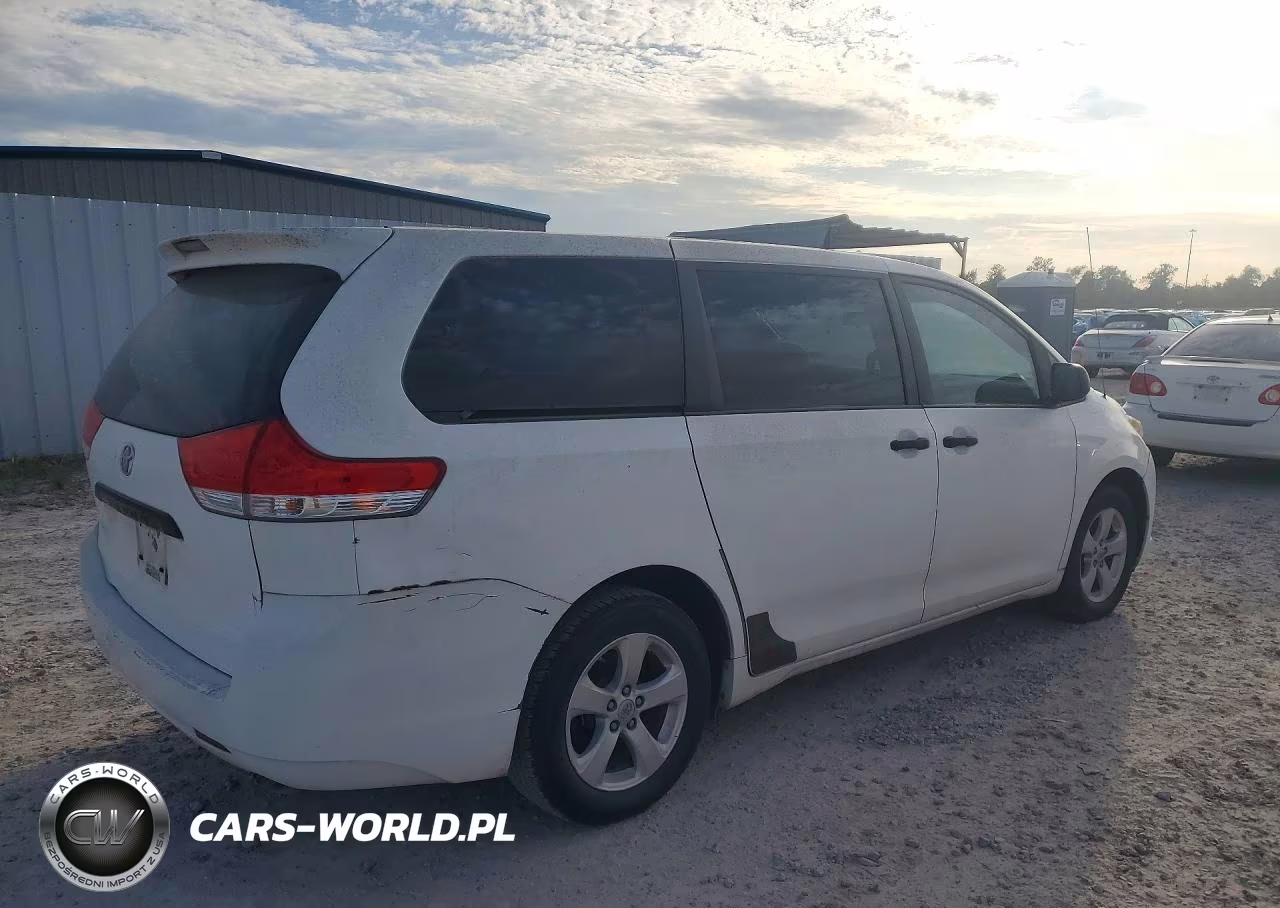 2011 Toyota Sienna Base 7-Passenger VIN:5TDKA3DC4BS005889 - 3