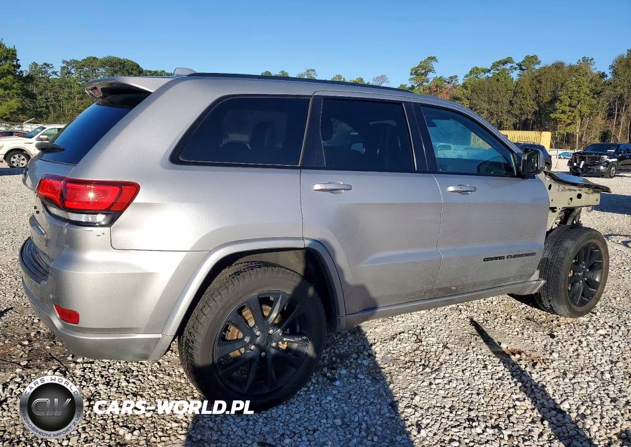 2021 Jeep Grand Cherokee Laredo VIN:1C4RJEAG7MC517488 - 3