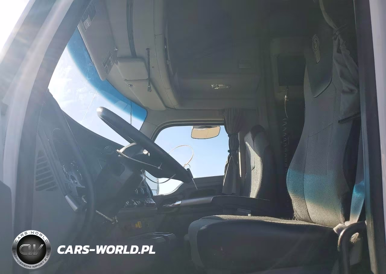 2020 Kenworth T680 Semi Truck VIN:1XKYDP9X3LJ311103 - 7