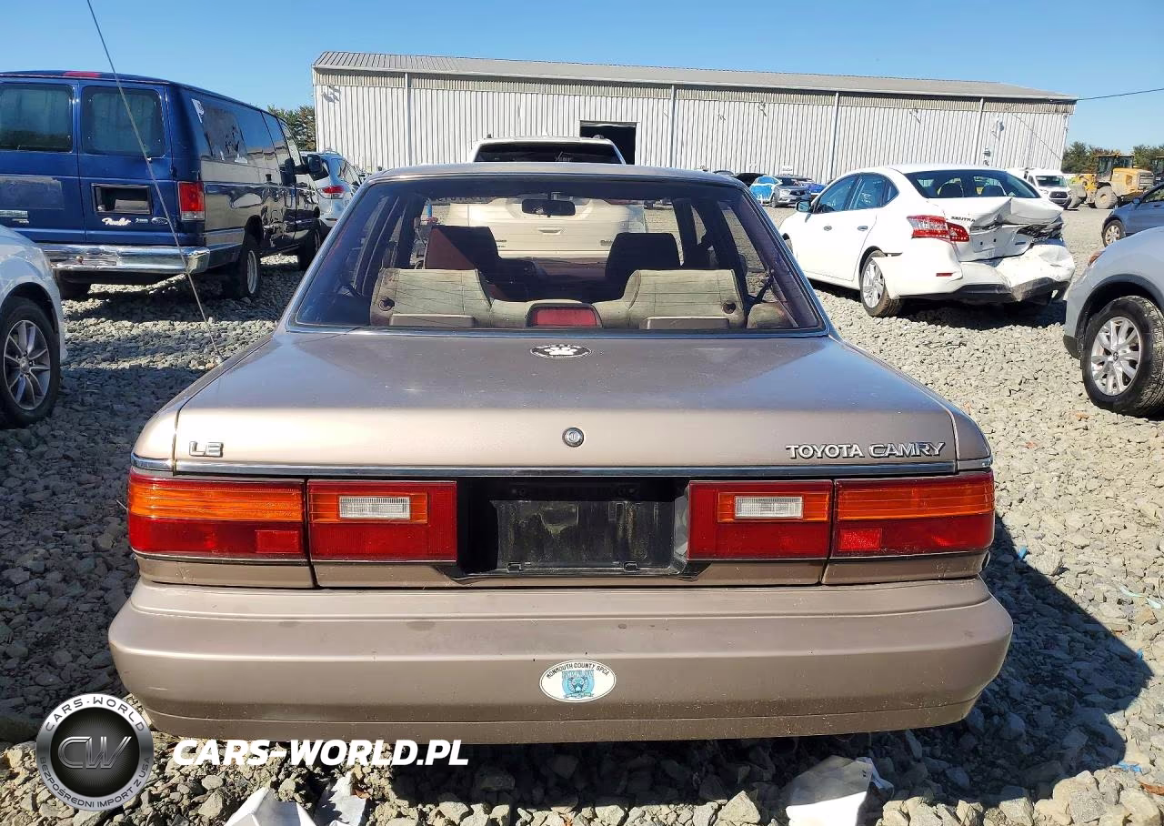 1988 Toyota Camry Le VIN:JT2SV22E3J3283727 - 6