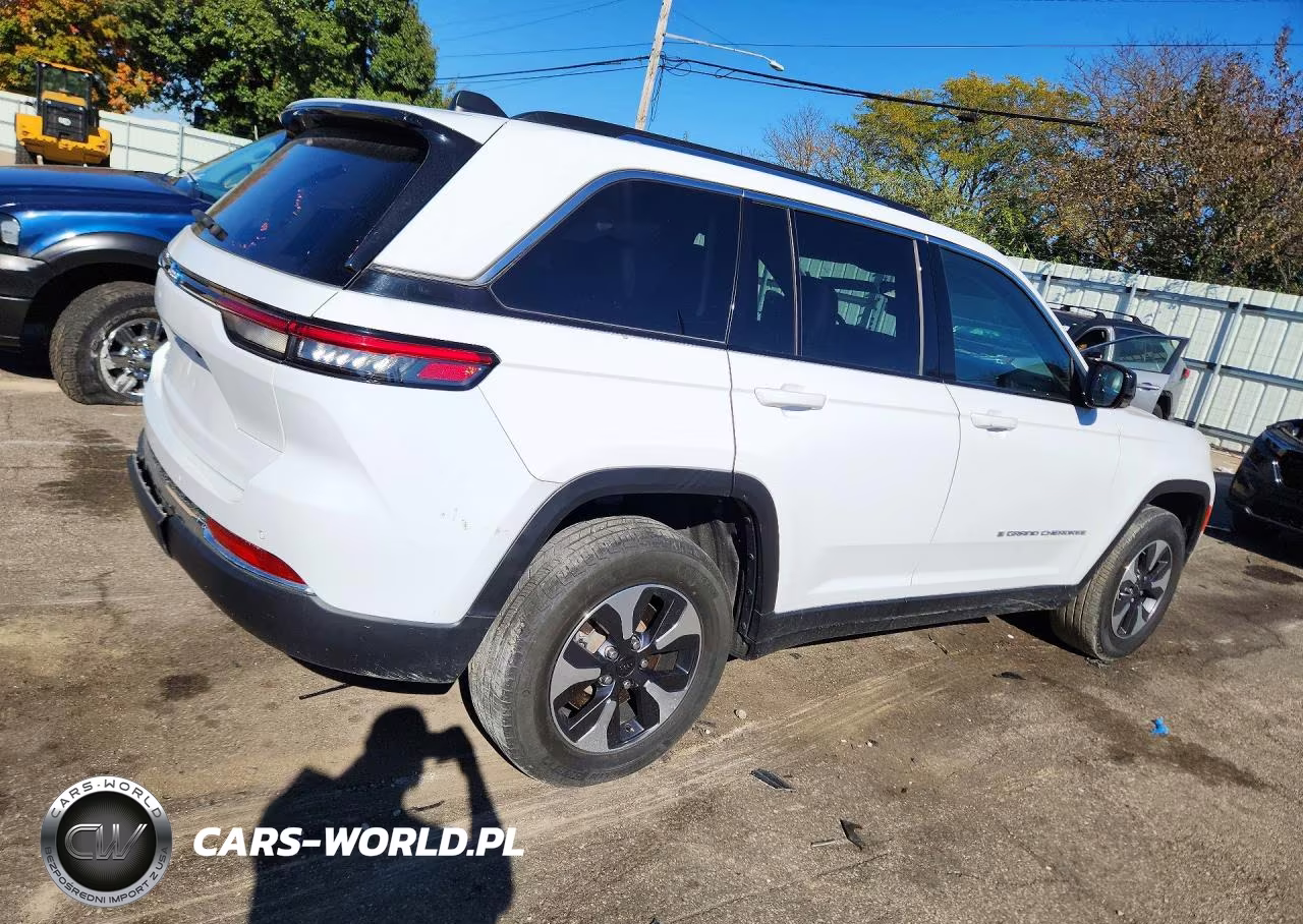 2024 Jeep Grand Cherokee Limited 4Xe VIN:1C4RJYB67RC710285 - 3