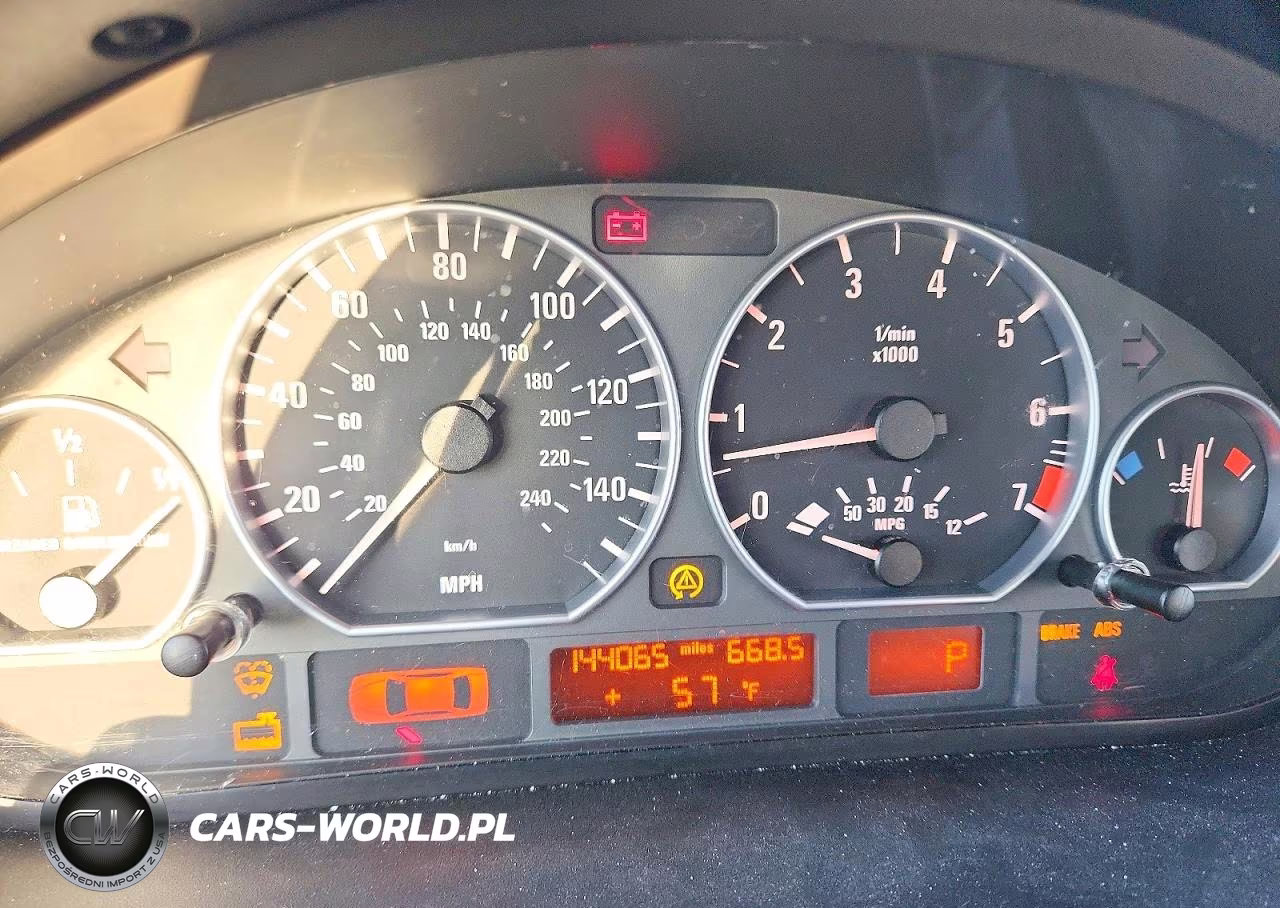 2005 BMW 330 Xi VIN:WBAEW53485PN38067 - 9