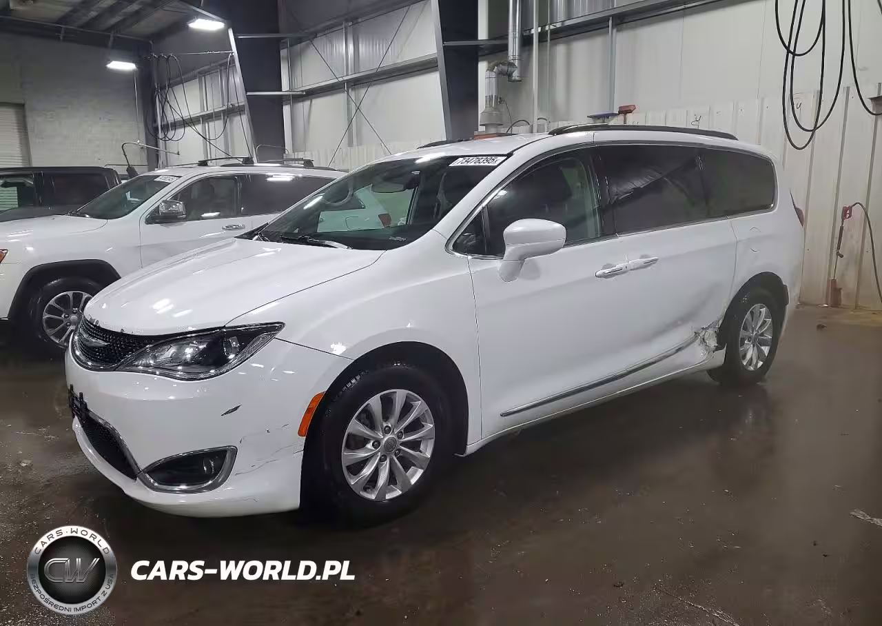 2017 Chrysler Pacifica Touring L
