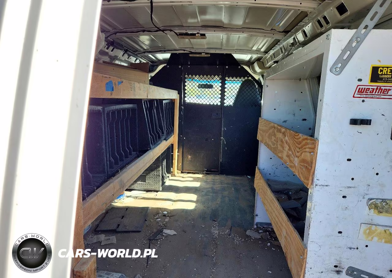 2020 Chevrolet Express VIN:1GCWGAFG6L1194533 - 10