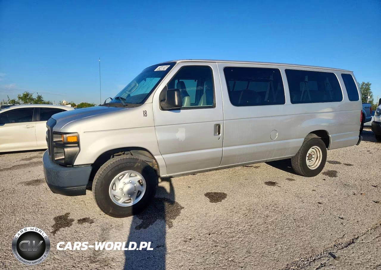 2013 Ford Econoline E350 Super Duty Wagon