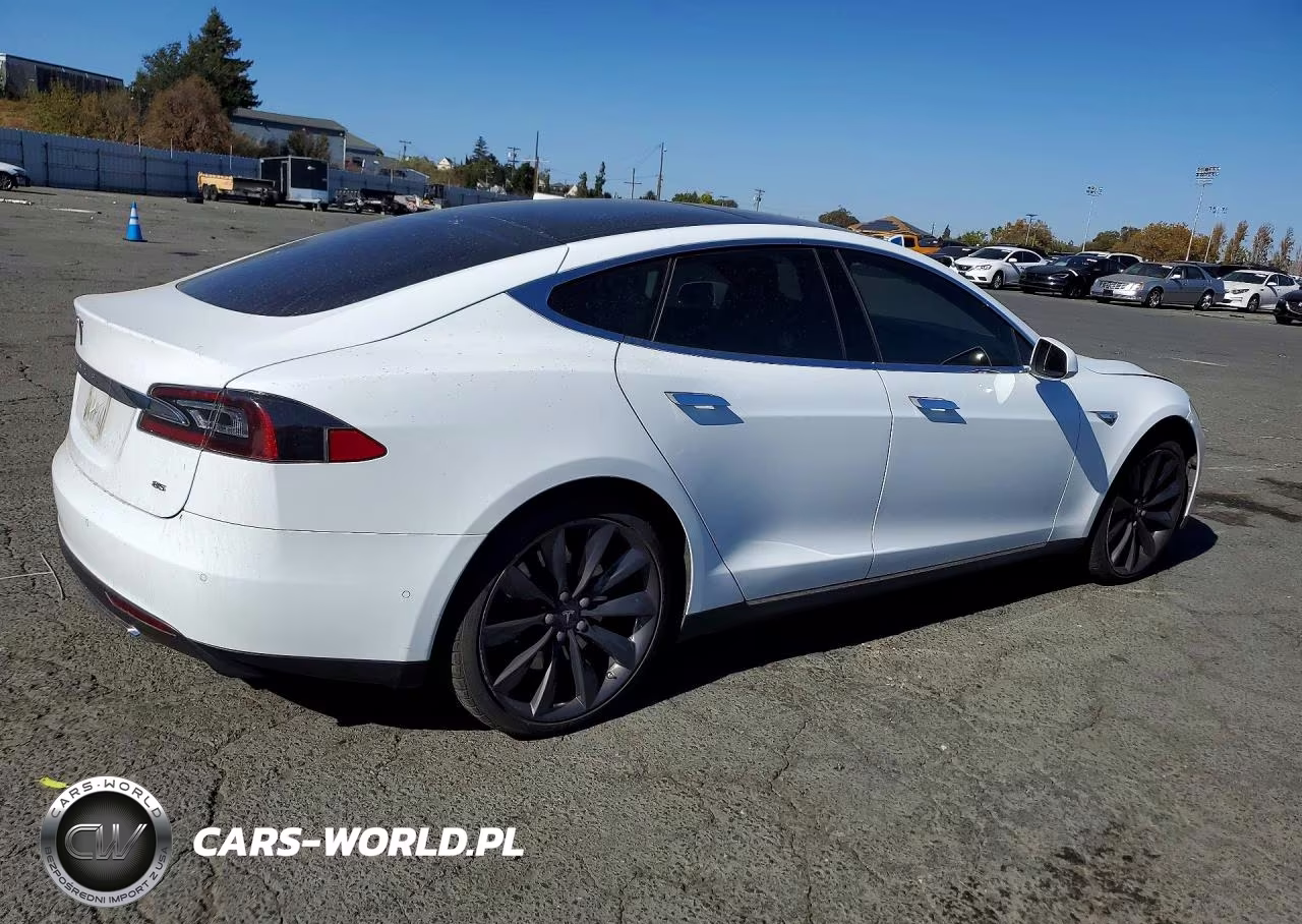 2015 Tesla Model S 85 VIN:5YJSA1H11FFP75474 - 3