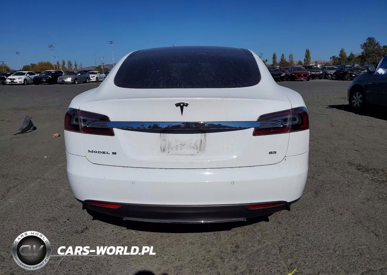 2015 Tesla Model S 85 VIN:5YJSA1H11FFP75474 - 6