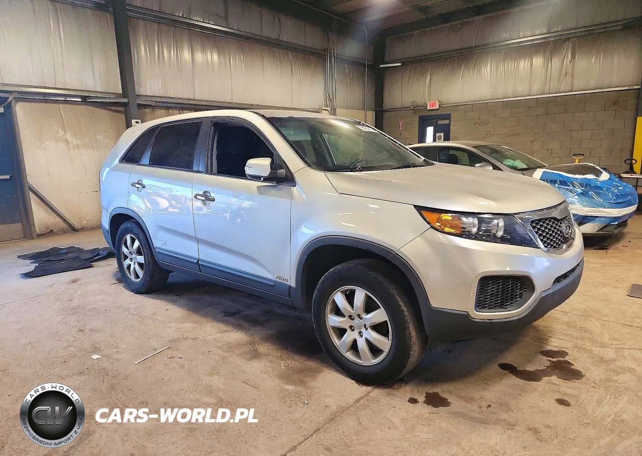 2012 Kia Sorento Lx VIN:5XYKTCA67CG288313 - 4