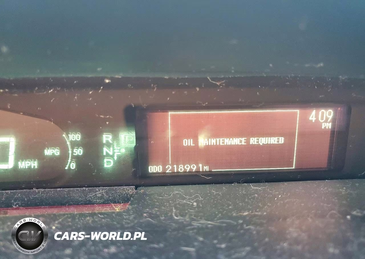 2011 Toyota Prius Two VIN:JTDKN3DU1B0258619 - 9