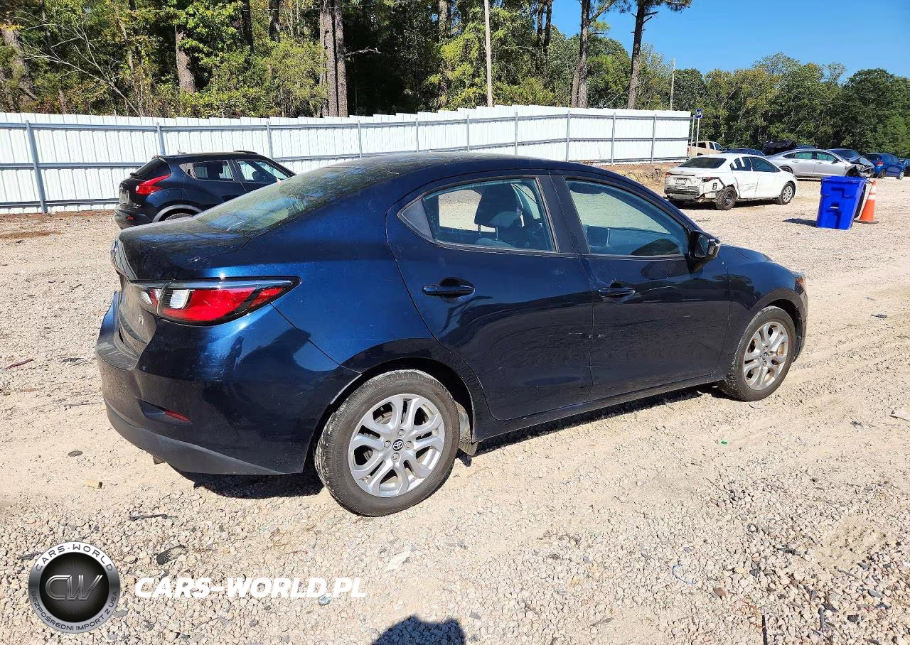 2018 Toyota Yaris Ia Base VIN:3MYDLBYV3JY317381 - 3