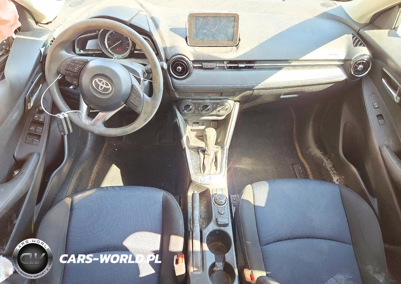 2018 Toyota Yaris Ia Base VIN:3MYDLBYV3JY317381 - 8