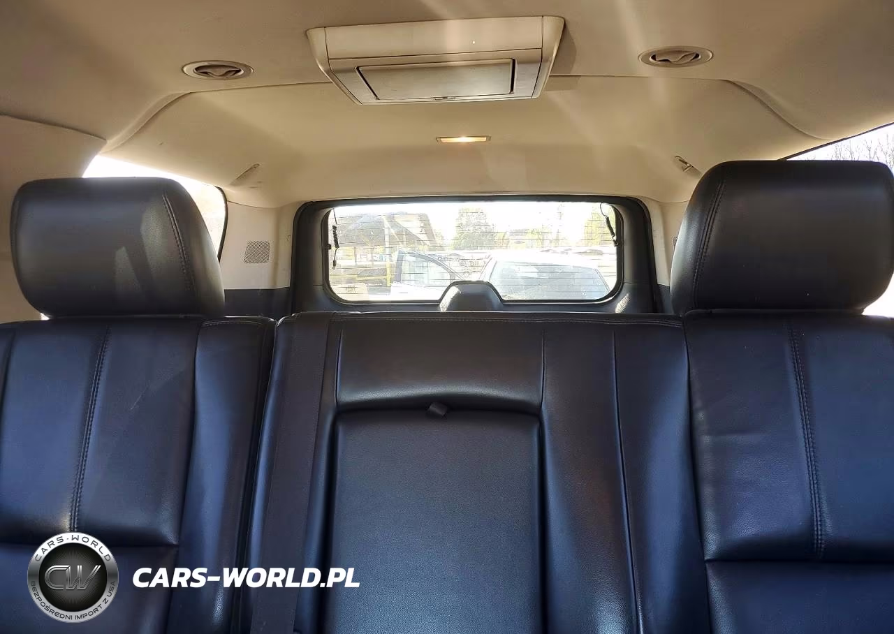 2013 Chevrolet Suburban K1500 Lt VIN:1GNSKJE70DR123451 - 10