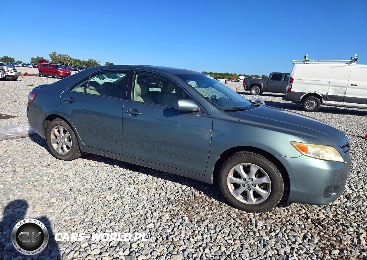 2010 Toyota Camry Le VIN:JTNBF3EK3A3000850 - 4