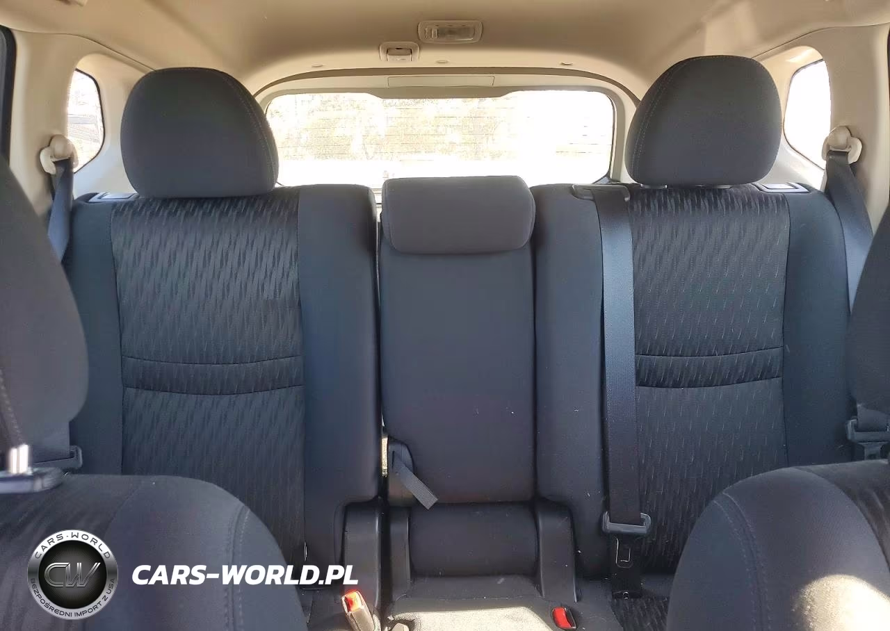 2019 Nissan Rogue S VIN:5N1AT2MV6KC814941 - 10